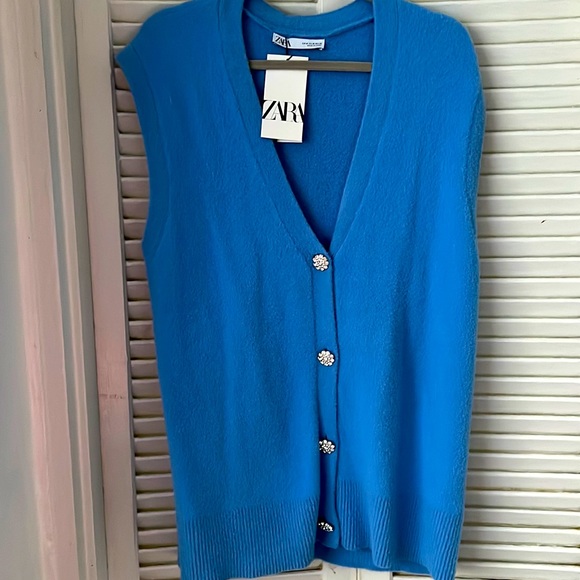 Sleeveless Cardigan 